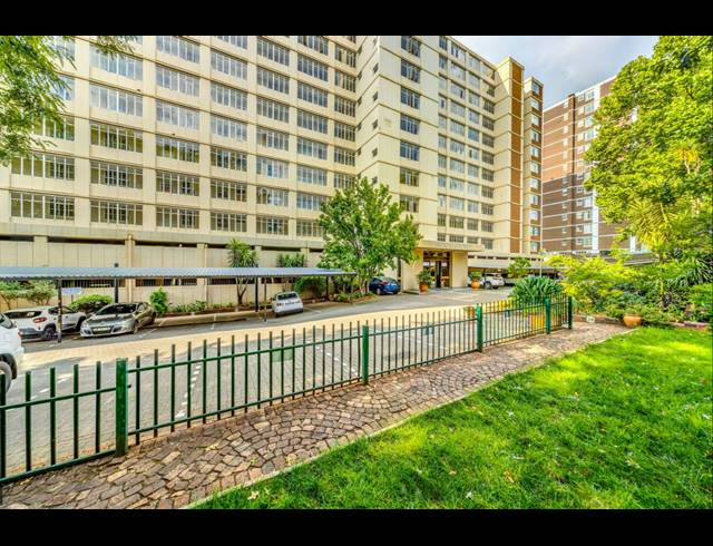 1.5 BEDROOM APARTMENT TO LET IN BEDFORD GARDENS